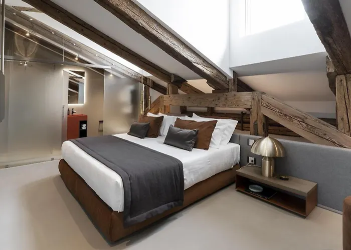 Palazzo Pianca בית הארחה